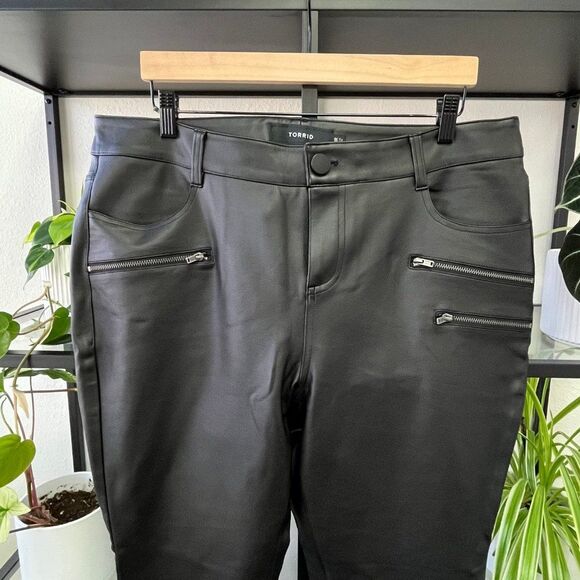 New Torrid Black Faux Leather Pants - Size 18R - Picture 2 of 6